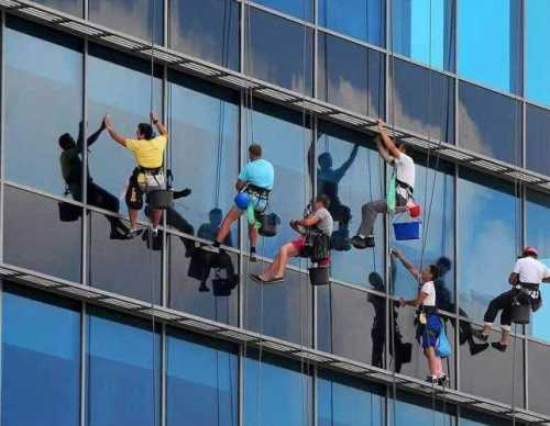 清洗玻璃幕墙和普通墙面有何不同？—北京新卓高外墙清洗