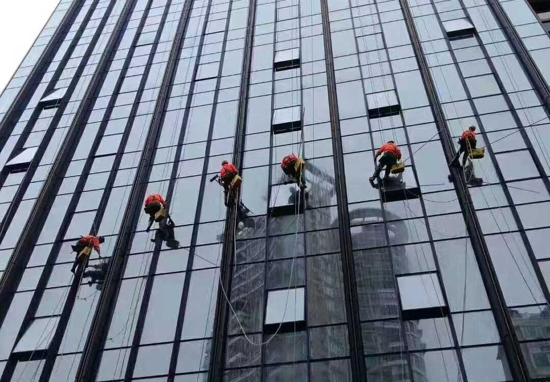高层建筑外墙清洗能实现 “无水作业” 吗？—北京外墙清洗公司