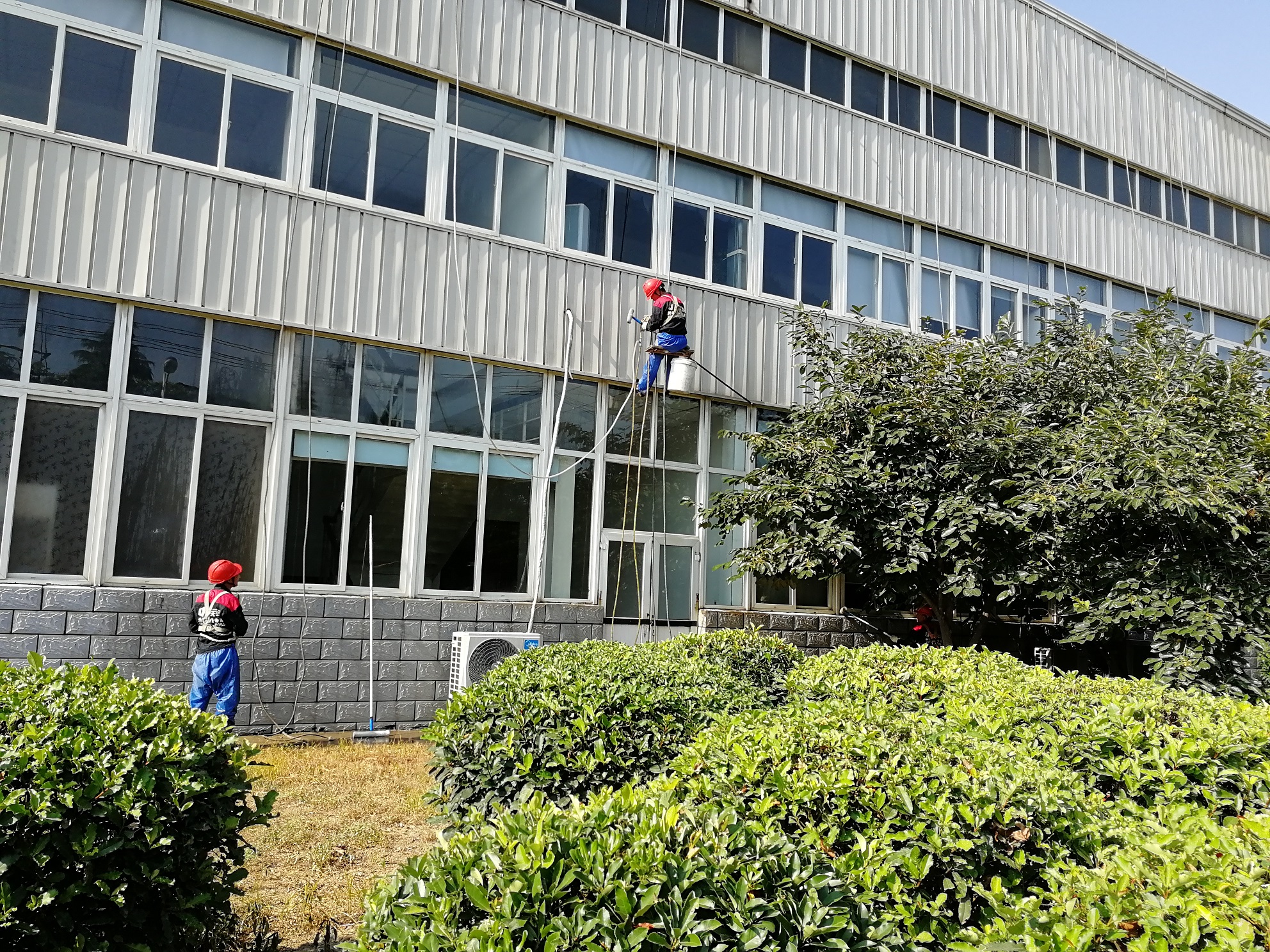 高空铝塑外墙清洗